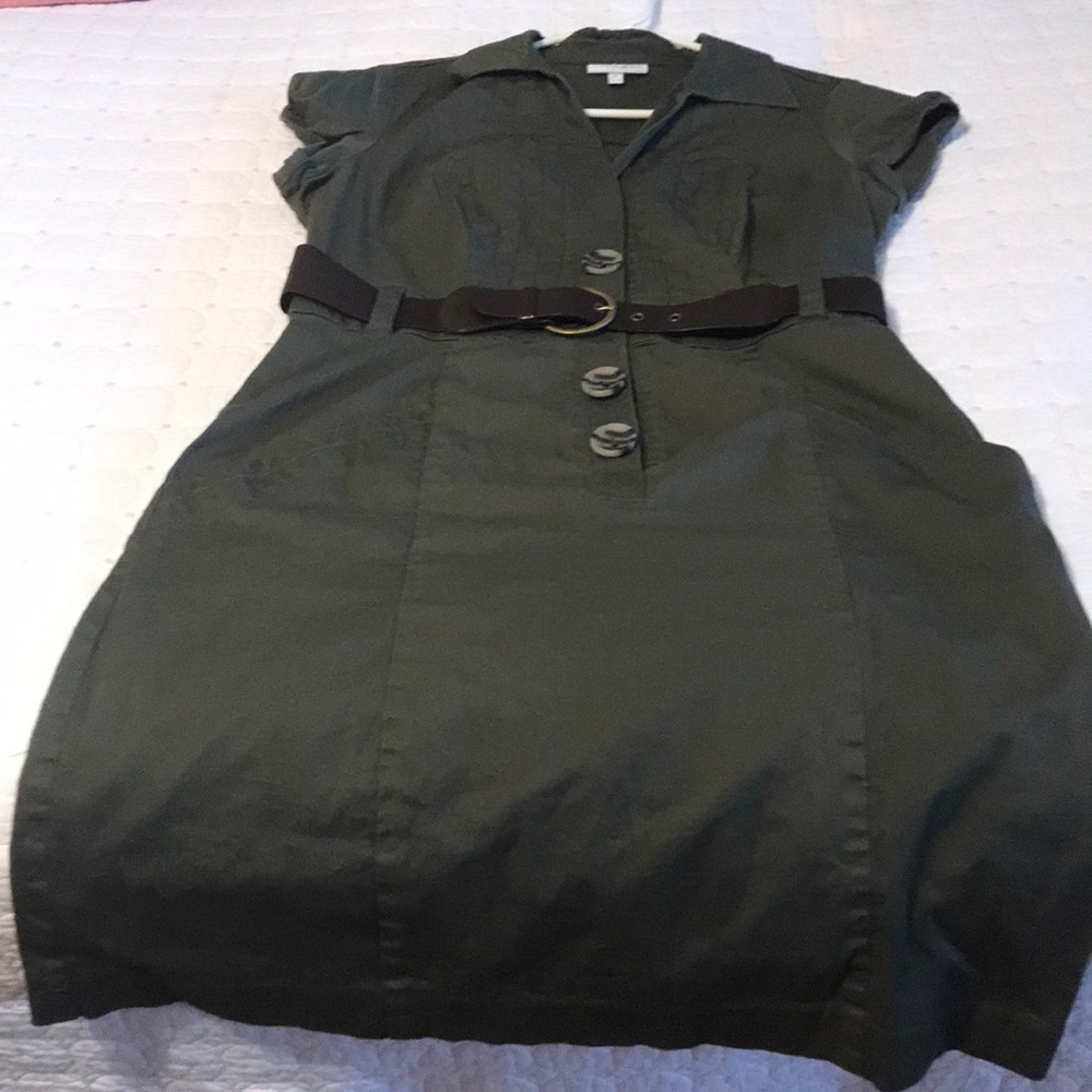 Short sleeve dress